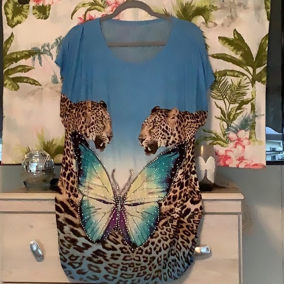 Beach Cover it has a butterfly with stones two leopards size Large blue … - Picture 4 of 8